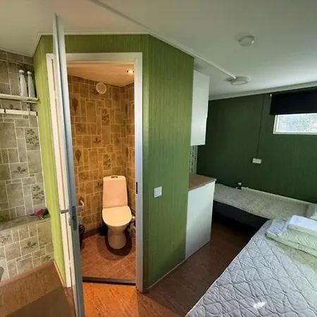 Budget Friendly Hilli2 With Shared Shower *