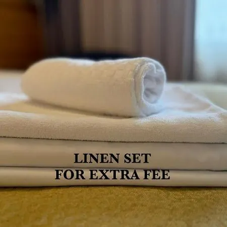 Budget Friendly Hilli2 With Shared Shower *
